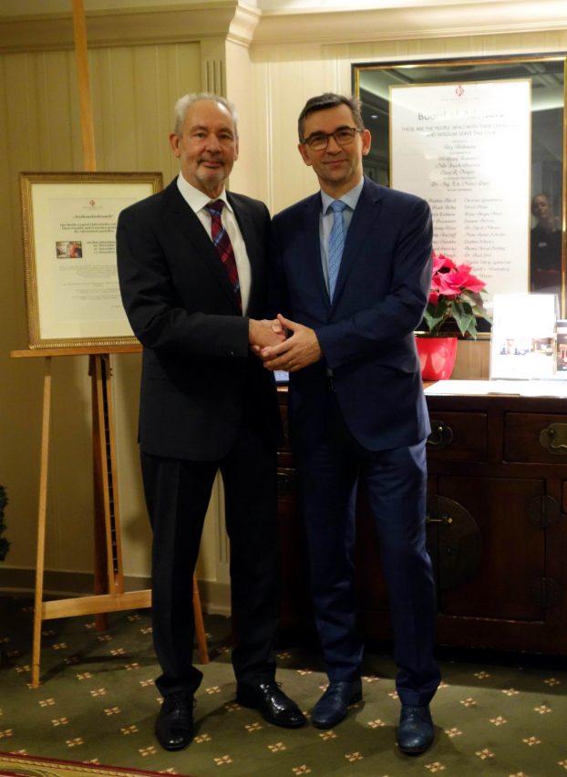 Re-exposure of Resize of DSC01972